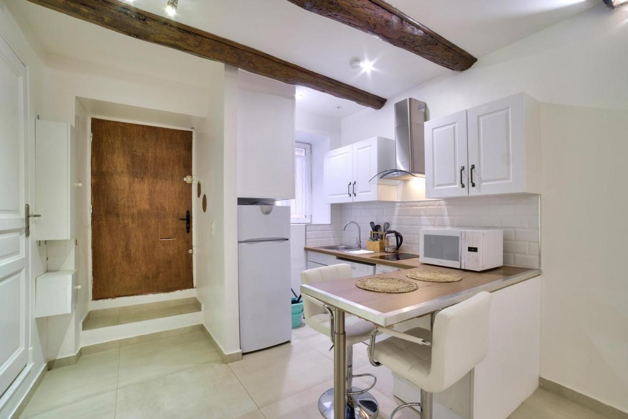 Superb Flat Near The Beach In Антиб Екстериор снимка