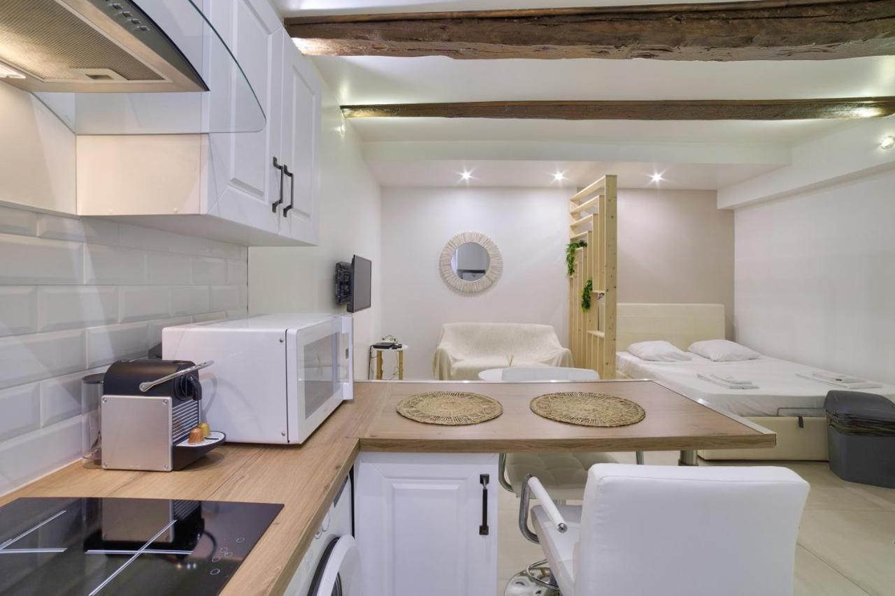 Superb Flat Near The Beach In Антиб Екстериор снимка